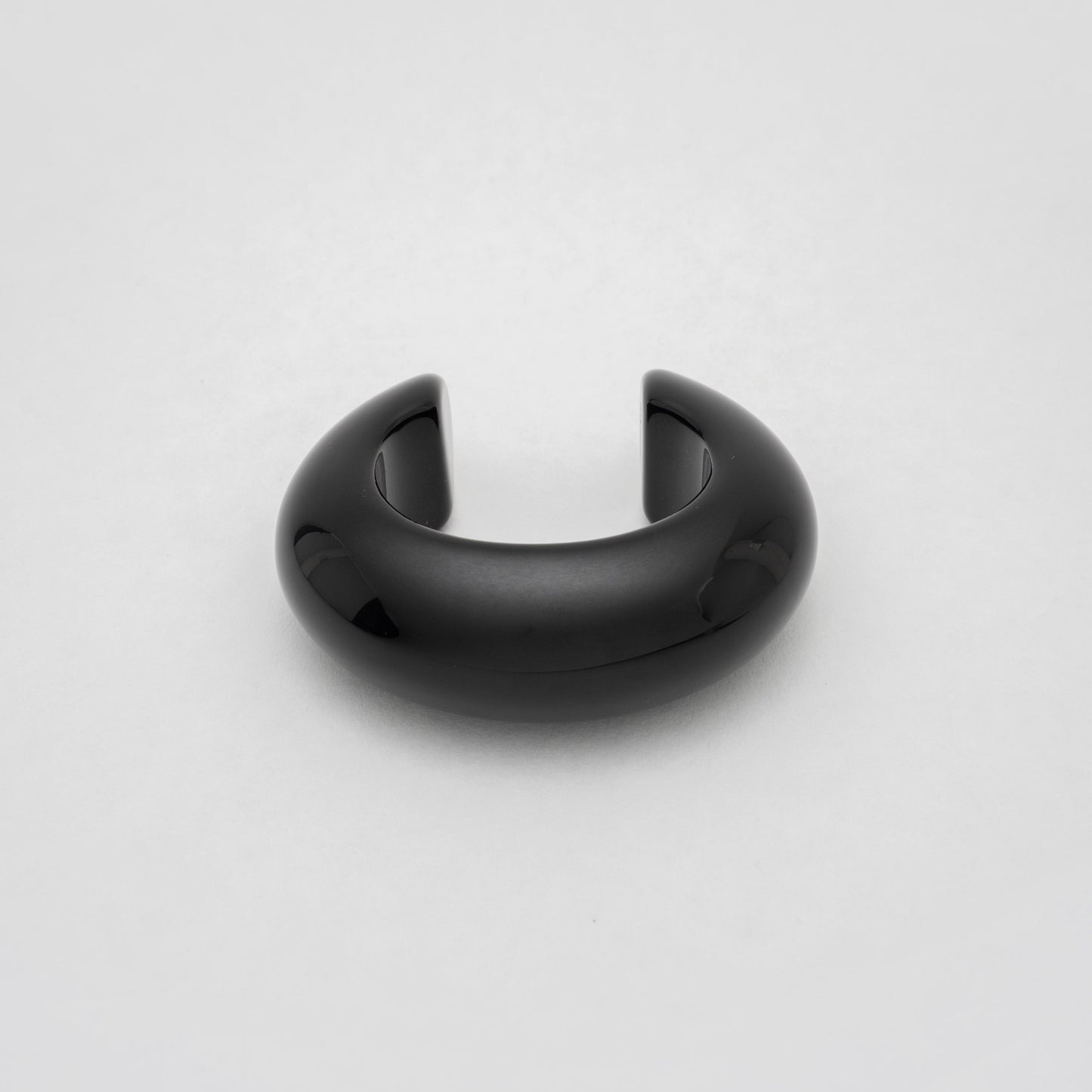 Großer Armreif in Schwarz