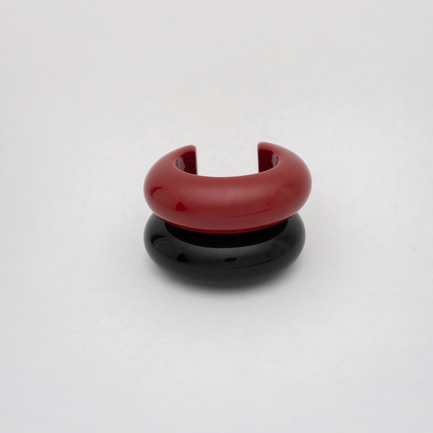 Großer Armreif in Schwarz