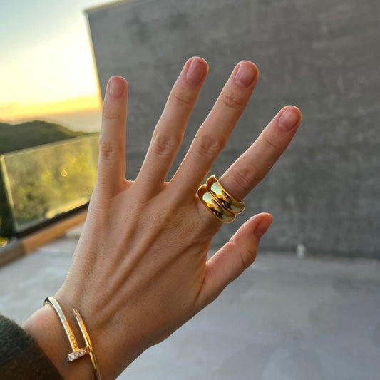 Cuff the ring: Golden set