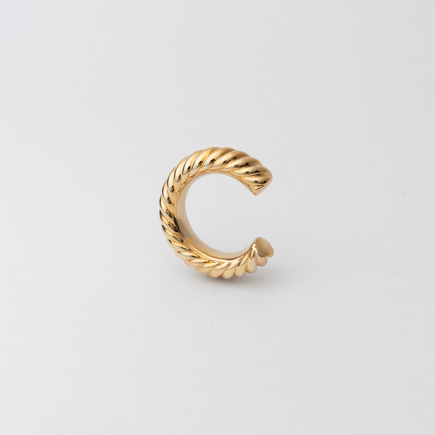 The ring: gold twist
