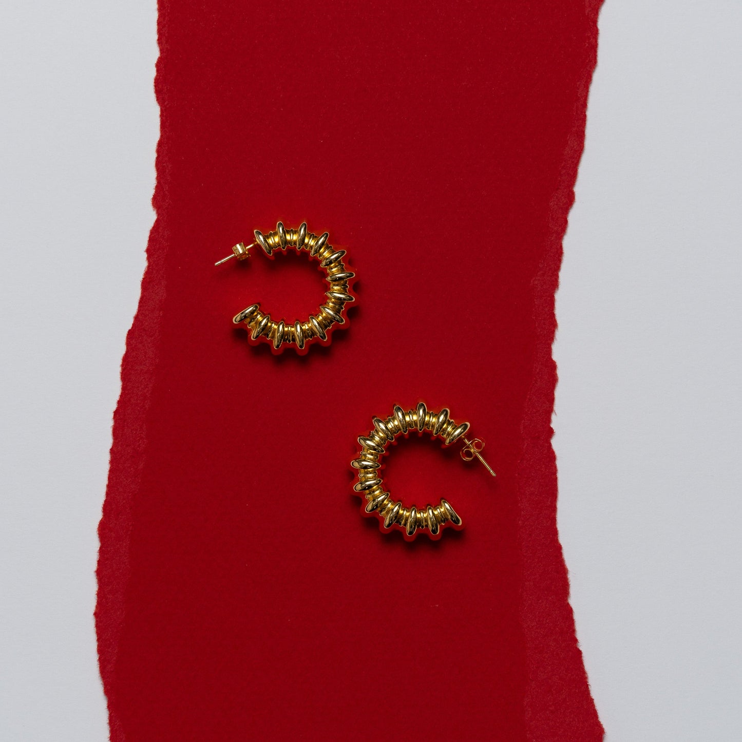 Structured hoops: gold
