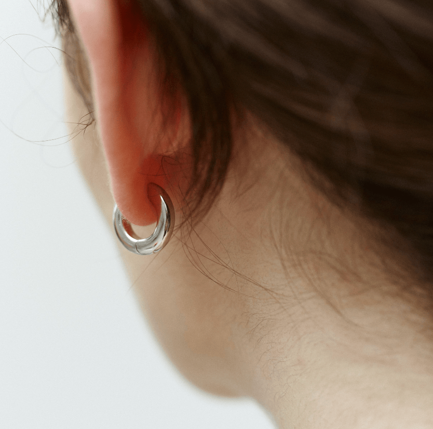 Small hoops: silver - Neeka Studios