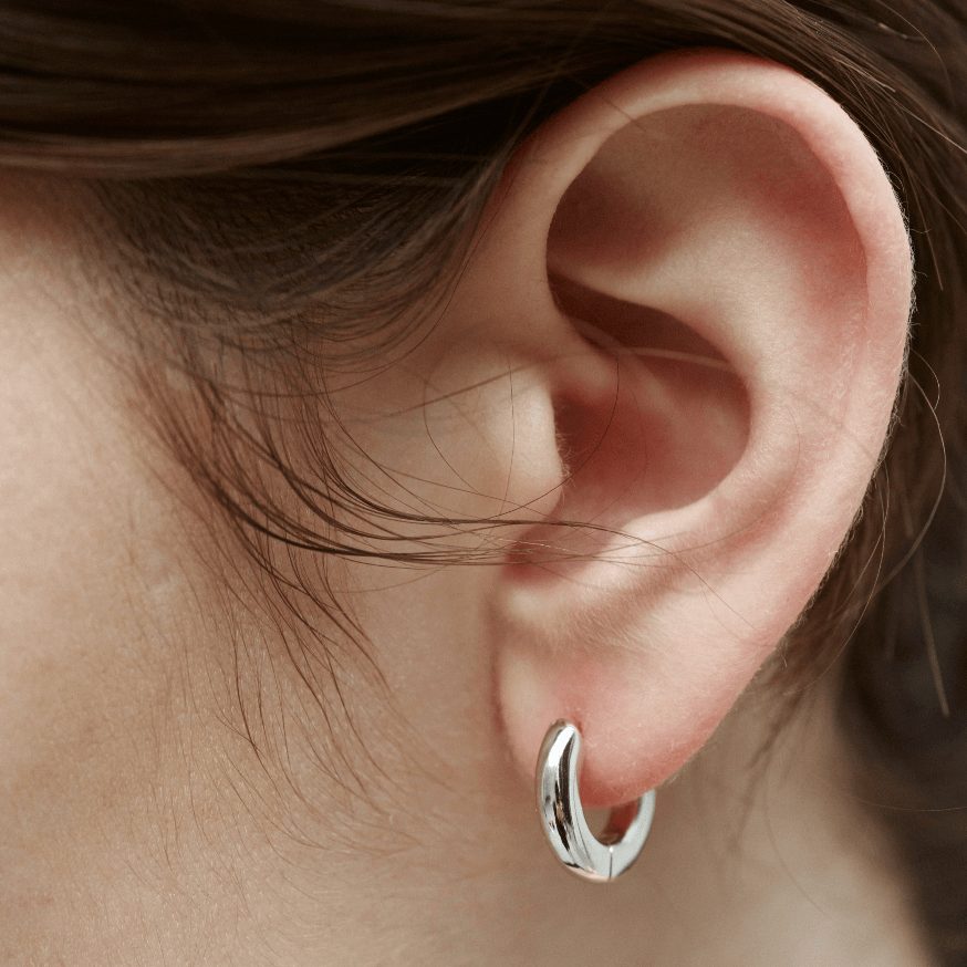 Small hoops: silver - Neeka Studios