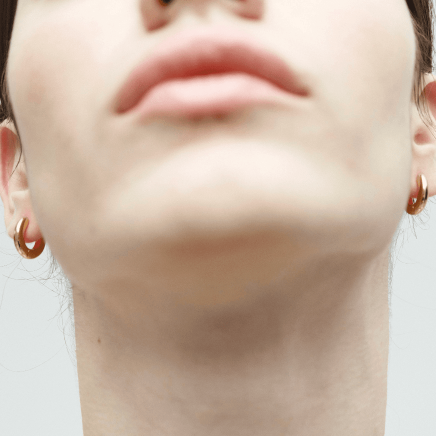 Small hoops: gold - Neeka Studios