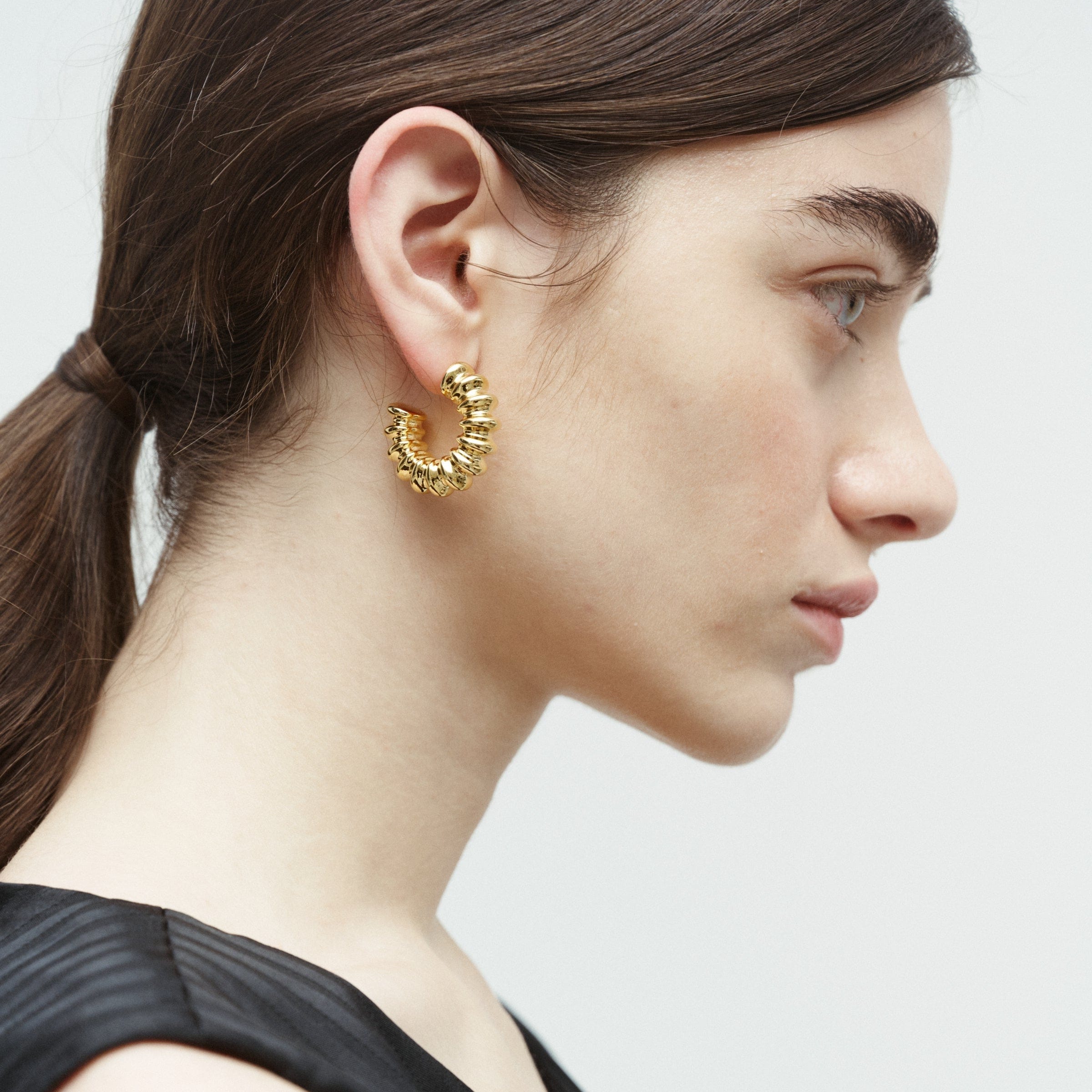 Structured hoops: gold - Neeka Studios